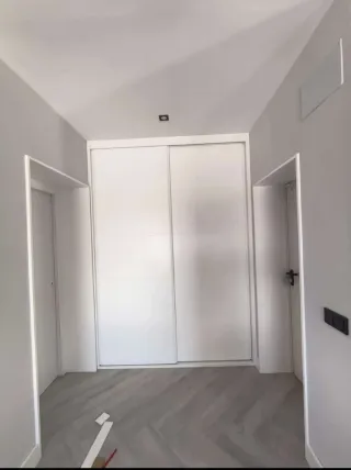 Instalación Tarimas, Rodapiés, Armarios y Puertas