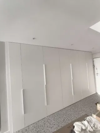 Instalación Tarimas, Rodapiés, Armarios y Puertas