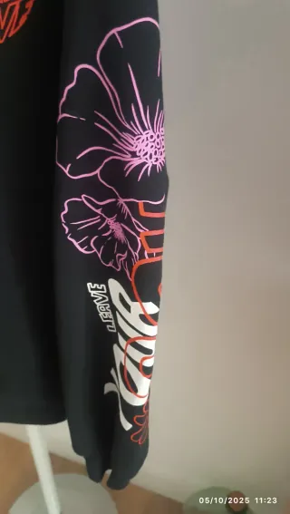 Sudadera Bershka Negra Estampada xs pero como una