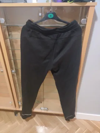 Pantalón chándal Puma negro