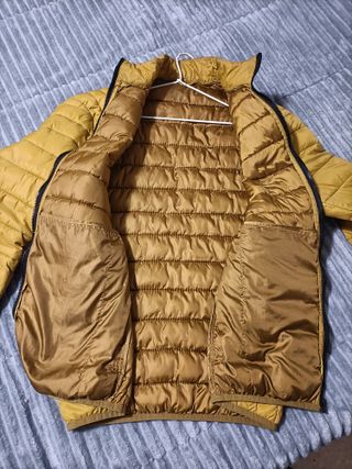Chaqueta acolchada dorada