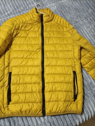 Chaqueta acolchada dorada