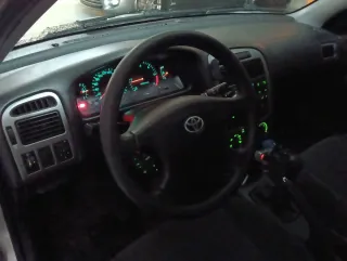 Toyota Avensis 2001