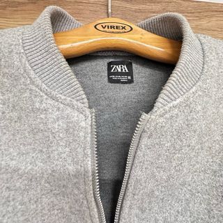 Chaqueta Zara gris con cordón