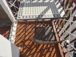 Mesa Mosaico Artesanal con conjunto de 4 sillas.