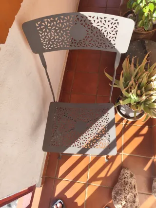 Mesa Mosaico Artesanal con conjunto de 4 sillas.