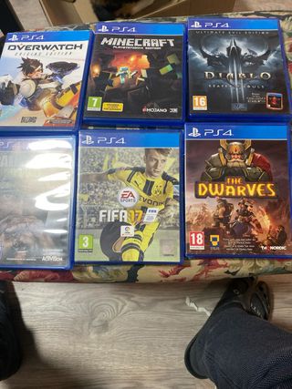 PS4 + 2 Mandos + 15 Juegos