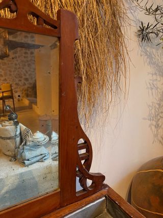 Tocador antiguo madera con espejo y piedra