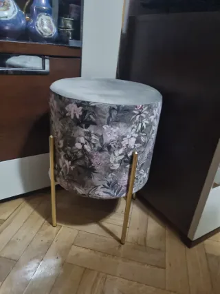 Taburete floral patas doradas