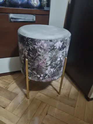 Taburete floral patas doradas