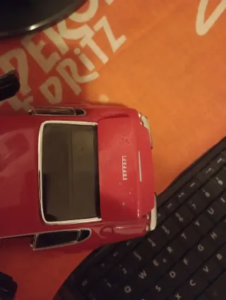 Ferrari 365 GTB/4 modello auto rossa scala 1/18