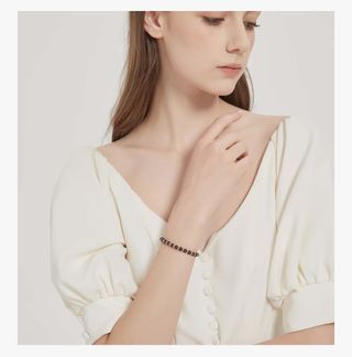 NUEVA. Pulsera mujer cuentas granate.