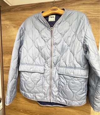 Chaqueta Zara larga acolchada azul