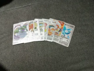 270 Cartas Pokémon V y VMAX