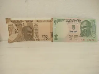 2 Billetes de Rupia India (5 y 10)