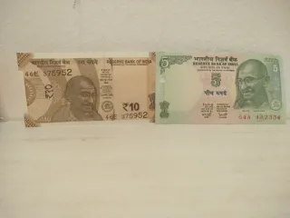2 Billetes de Rupia India (5 y 10)