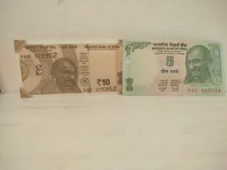 2 Billetes de Rupia India (5 y 10)