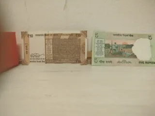 2 Billetes de Rupia India (5 y 10)
