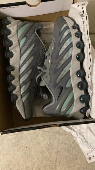 Nike AIR Max Dn8 Zapatillas Grises y Turquesa