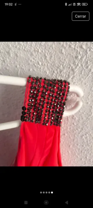 Vestido rojo con pedrería