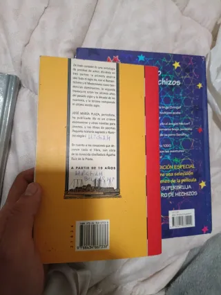 Kika Superbruja y el libro de hechizos (EDICIÓN...