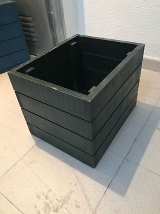Caja de madera decorativa verde