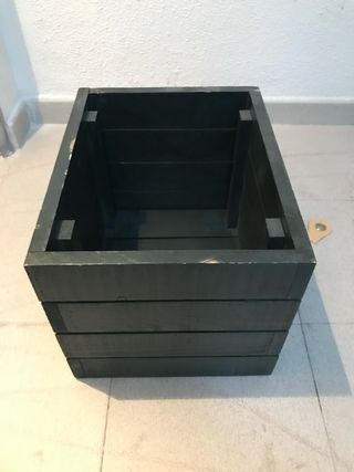 Caja de madera decorativa verde