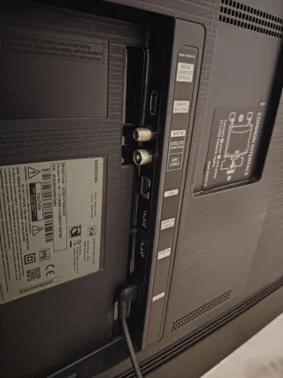 TV Samsung 55 4K HDR + Cavo Antenna Oehlbach