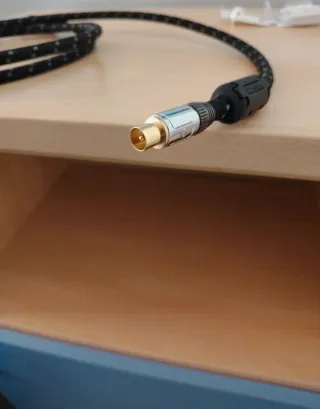 TV Samsung 55 4K HDR + Cavo Antenna Oehlbach