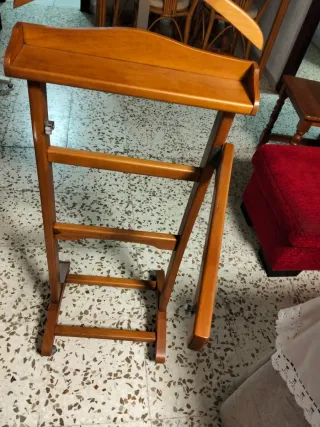 Galán de noche de madera