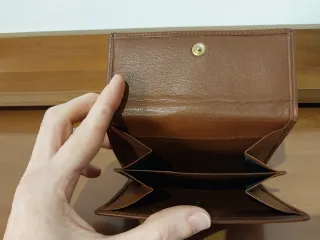 Monedero, billetero y tarjetero de piel