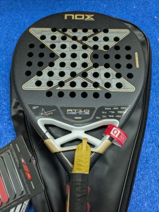 Pala Nox AT10 18K Agustin Tapia 2026