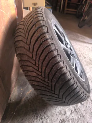 Llanta Toyota Original con Neumático Michelin