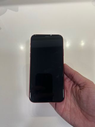 iPhone 11 Rosso Rotto