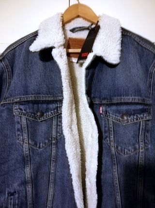 NUEVAS. Cazadoras borrego Levis Hombre