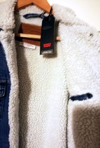 NUEVAS. Cazadoras borrego Levis Hombre