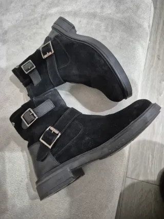 Botines Gioseppo Negros con Hebillas