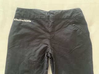 Pantalón Adidas ancho Nieve Mujer Talla 32 US