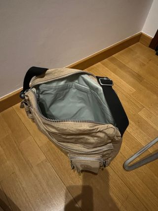 Bolso Kipling Beige y Negro