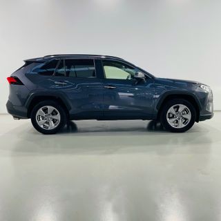 TOYOTA Rav4 2.5l 220H Luxury