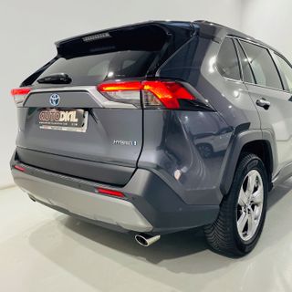 TOYOTA Rav4 2.5l 220H Luxury