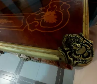 MESA DE CAOBA CON MARQUERETERIA  siglo XIX