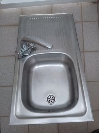 Fregadero de acero inoxidable con grifo 80 x 44cm