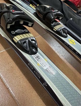 Esquís Head Cyber 165 con bastones y funda