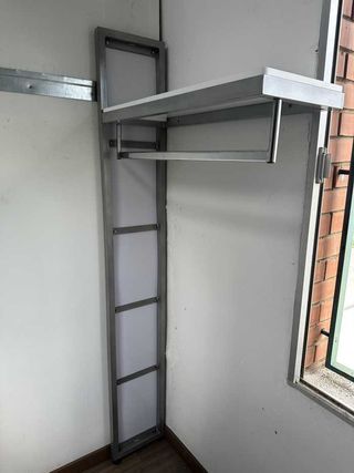 PERCHERO COLGADOR HANGER CON ESTANTE