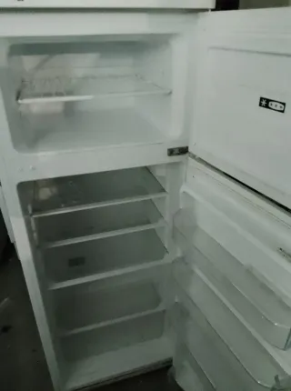 Nevera Indesit 140 cm