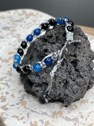 Bracciale cordino nero con pietre naturali