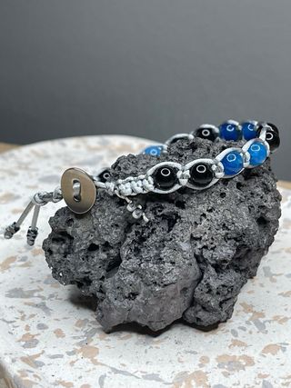 Bracciale cordino nero con pietre naturali