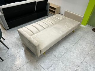 Sofá Terciopelo Beige Patas Doradas