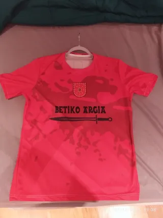 Camiseta deportiva roja